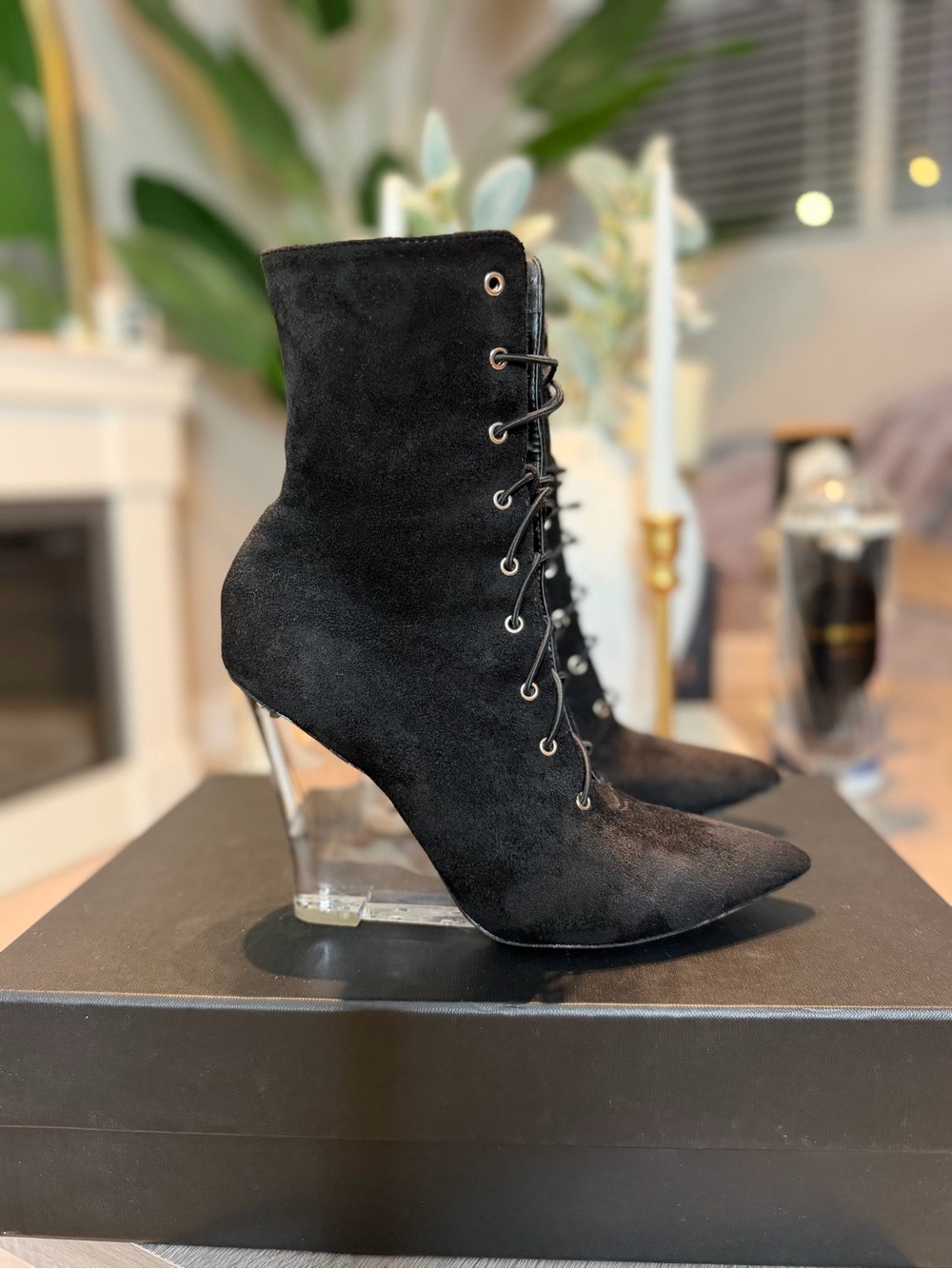 Women’s Lace-Up Pointed Toe Ankle Boots in Black